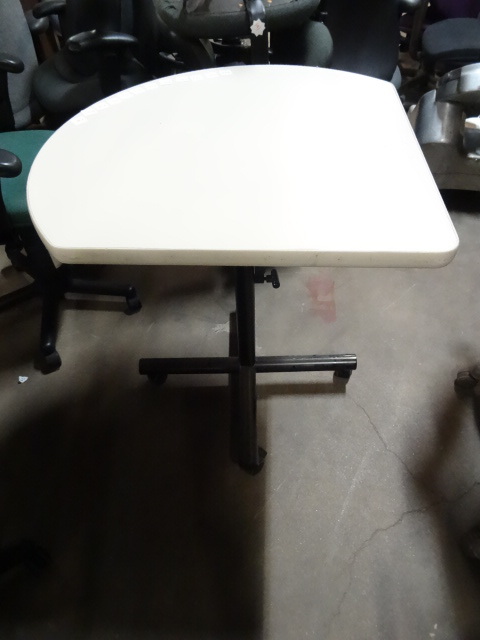lot 207 image: Teardrop Table on Wheels 32