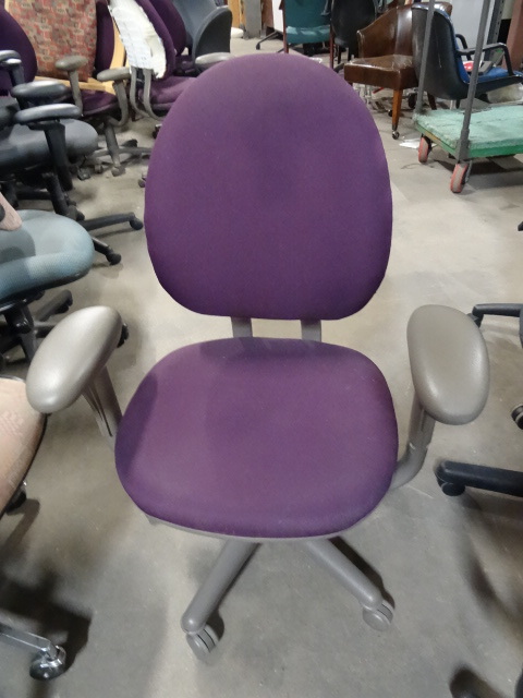 lot 185 image: Office Chair on Wheels