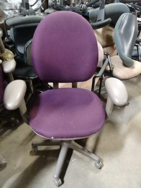 lot 179 image: Office Chair on Wheels