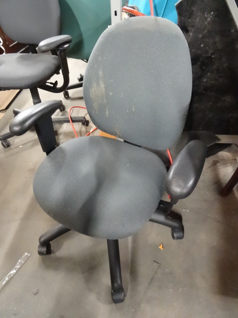 lot 164 image: Office Chair on Wheels