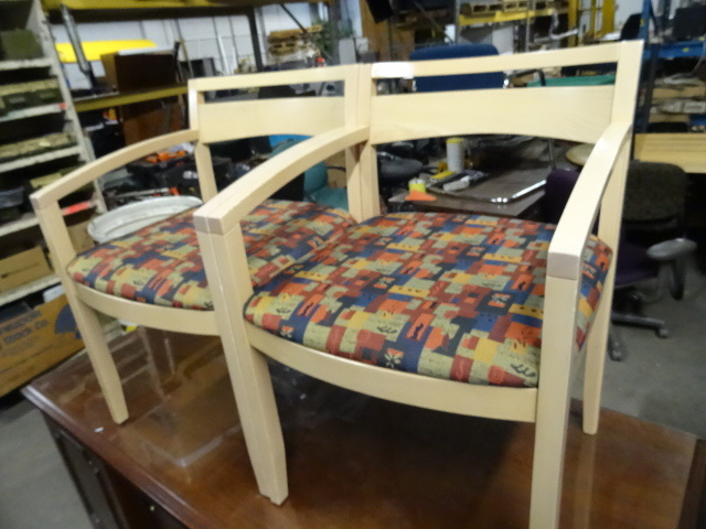 lot 119 image: 2 Matching Wood Framed Side Chairs
