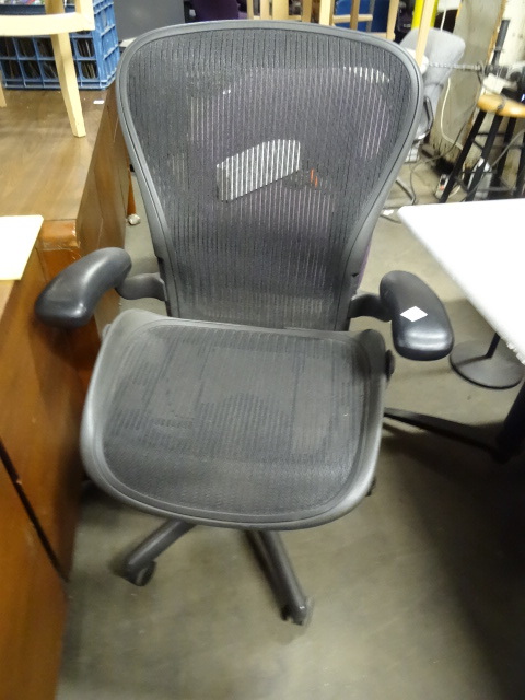 lot 112 image: Office Chair on Wheels