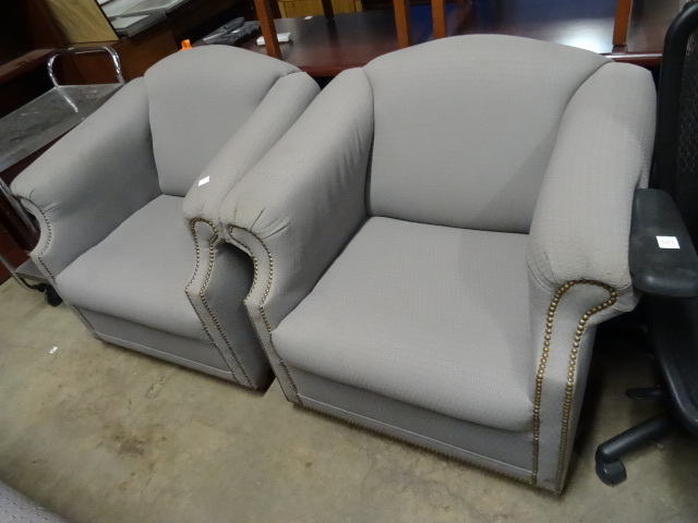 lot 101 image: 2 Matching Sofa Waiting  Room Chairs