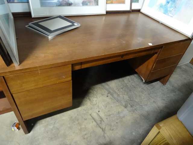 lot 89 image: 6 Drawer Office Desk 72 X 36 X 29
