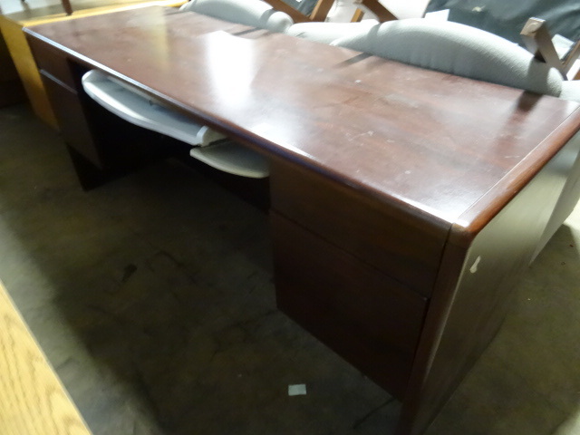 lot 88 image: 4 Drawer Office Desk 72 X 24 X 30
