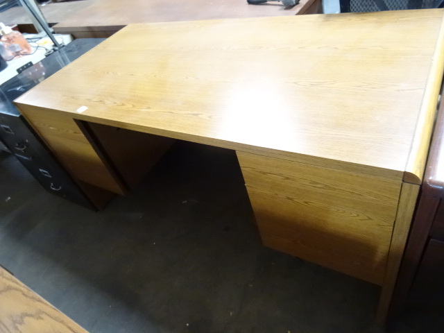 lot 85 image: 4 Drawer Office Desk 60 X 30 X 30