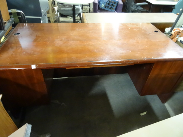 lot 83 image: 4 Drawer Office Desk 72 X 36 X 29