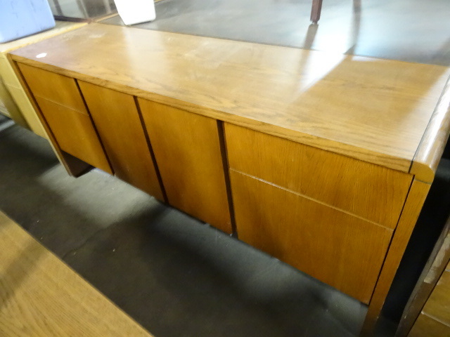 lot 77 image: 4 Drawer and 2 Door Office Credenza