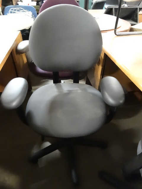lot 65 image: Office Chair on Wheels
