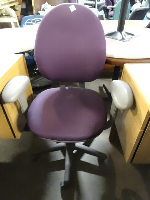 lot 63 image: Office Chair on Wheels