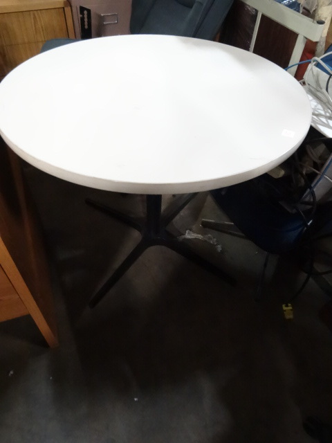 lot 10 image: 36 Metal Framed Round Table