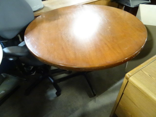 lot 8 image: 42 Metal Framed Round Table