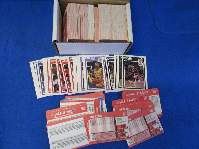 lot 6 image: 1989-90 Fleer basketball cards ...