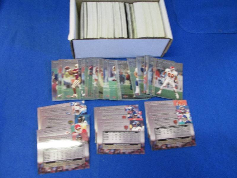 lot 5 image: 2000 Fleer basket ball cards ...