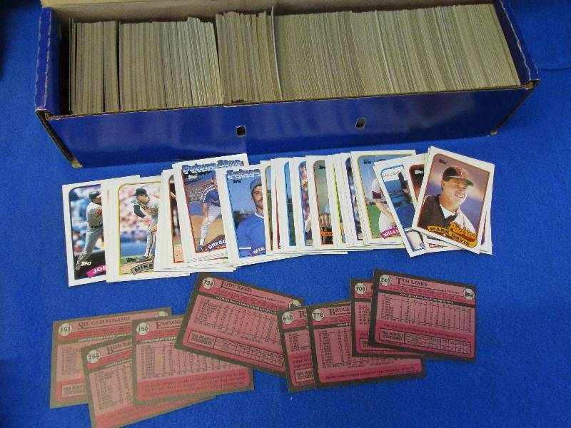 lot 2 image: 1989 topps bseball cards ...