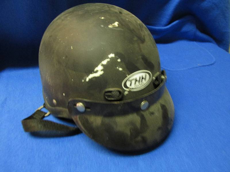 lot 32 image: THH bike helmet ...