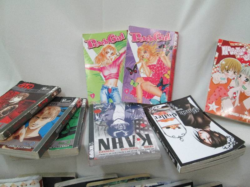 lot 51 image: Lot of 20 colletible Anime books...