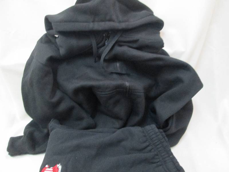 lot 78 image: XL tall zipped hooded black sweatsh...