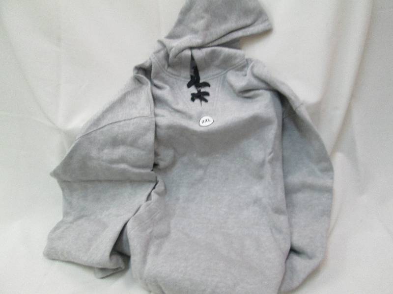 lot 84 image: Lot of 4 new XXL grey hooded sweats...