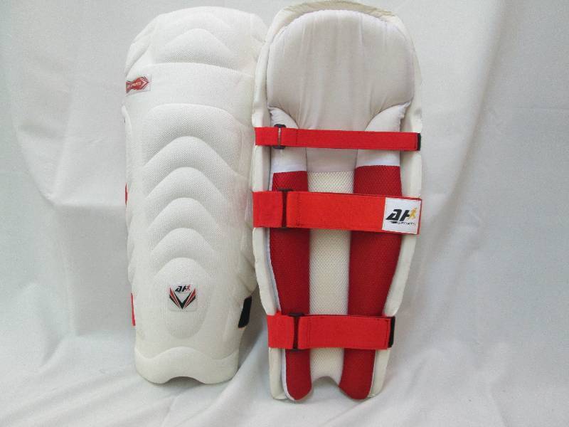 lot 95 image: Brand new cricket batting pads 1 pr...