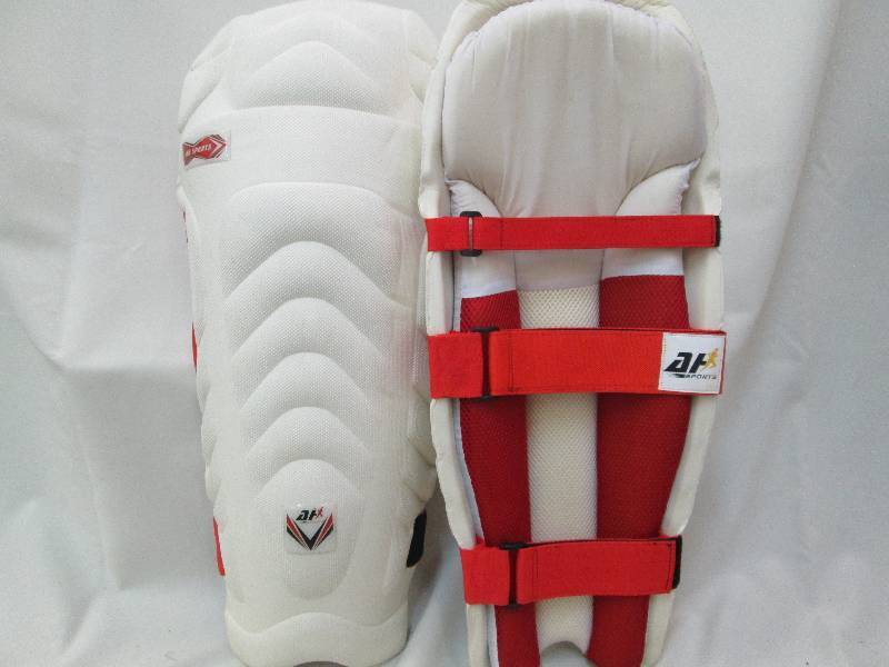 lot 98 image: Brand new cricket batting pads 1 pr...