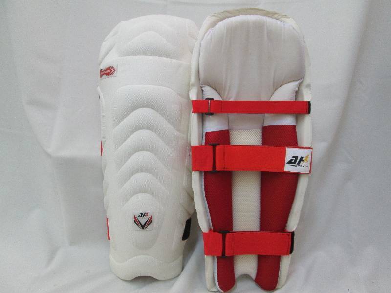 lot 100 image: Brand new cricket batting pads 1 pr...