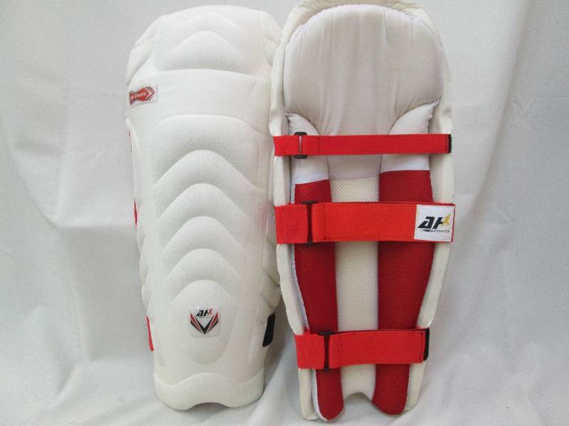lot 101 image: Brand new cricket batting pads 1 pr...