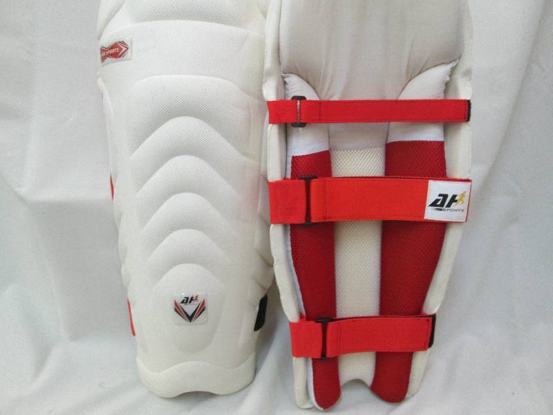 lot 105 image: Brand new cricket batting pads 1 pr...