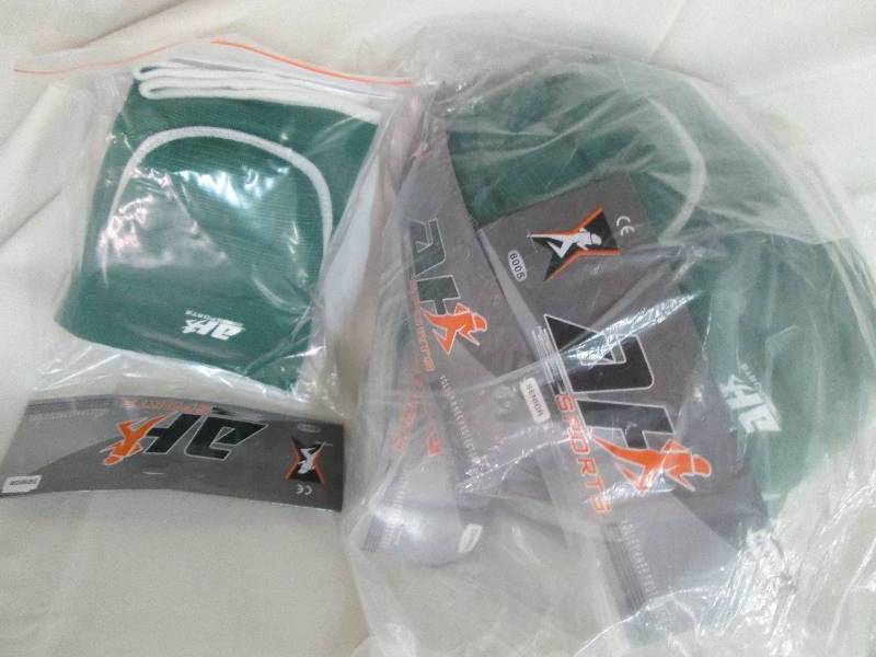 lot 111 image: Lot of 6 green volleyball kneepads,...