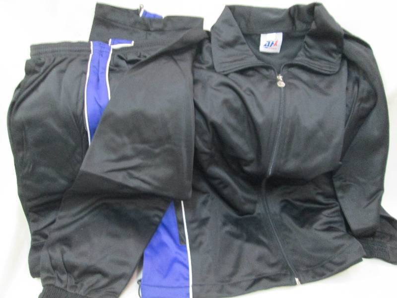 lot 132 image: New size large mens black and purpl...