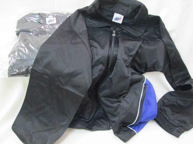 lot 133 image: Lot of 2 black and purple zip warmu...