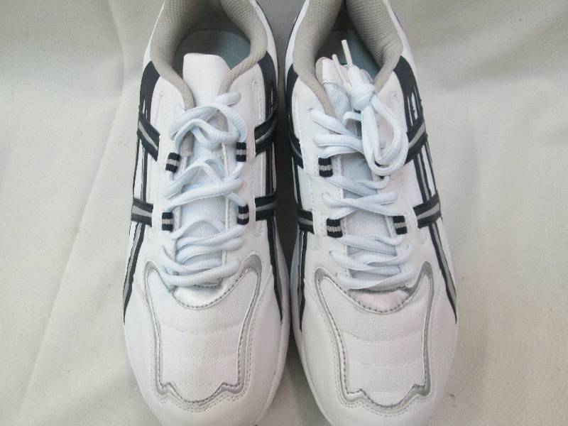 lot 144 image: New Mens size 10 12 white athleti...