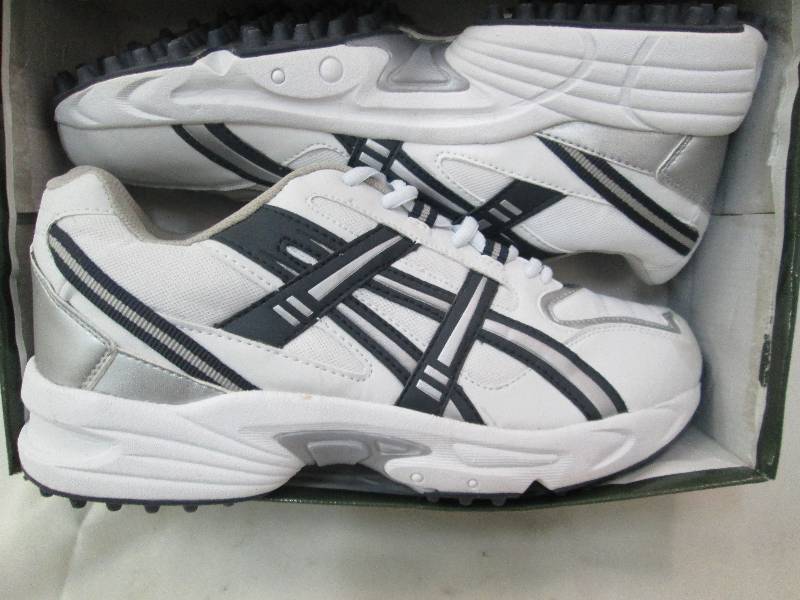 lot 147 image: New Mens size 11 white athletic sh...