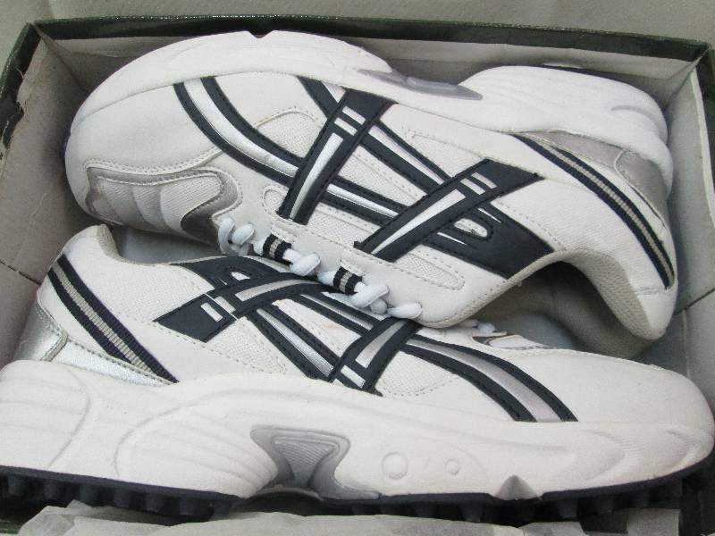 lot 148 image: New Mens size 11 white athletic sh...
