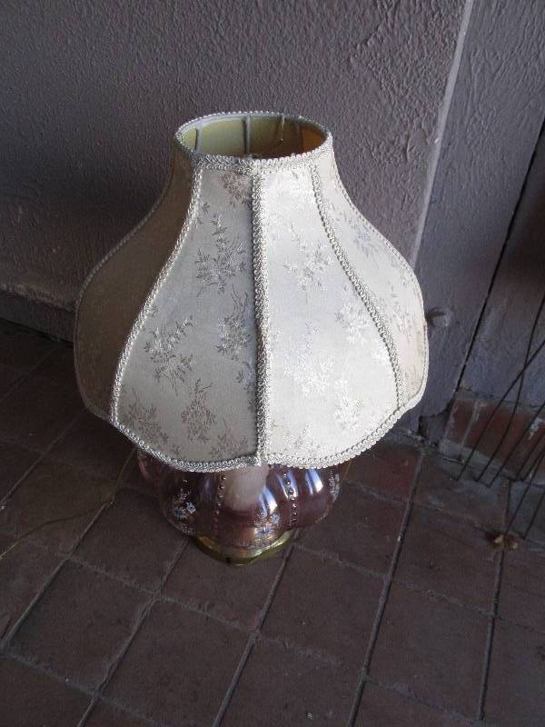 Vintage decorative lamp, has a tube...