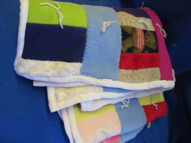 Beautiful hand stitched patchwork q...