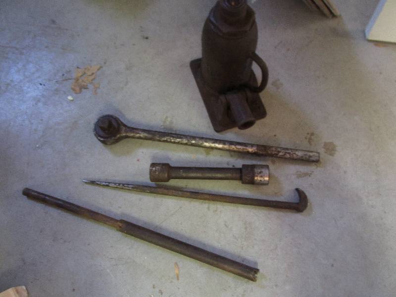 Metal truck jack with tools...
