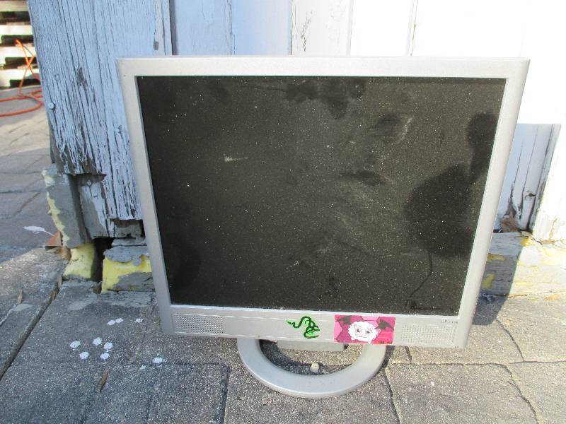Flat screen computer monitor...