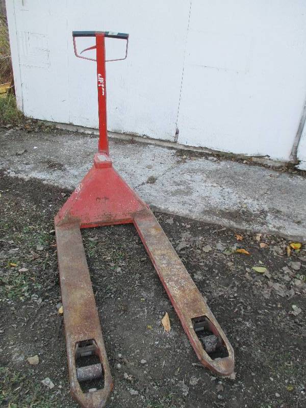 pallet jack.  Hydraulic fluid seal ...
