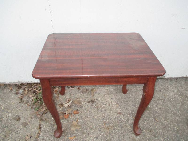 end table, 21 x 24 x 18...