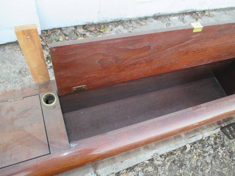 All wood set, looks like it was use...
