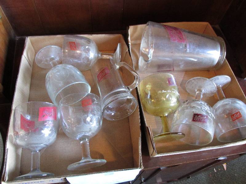 lot 29 image: Lot of Schlitz beer glasses and pit...