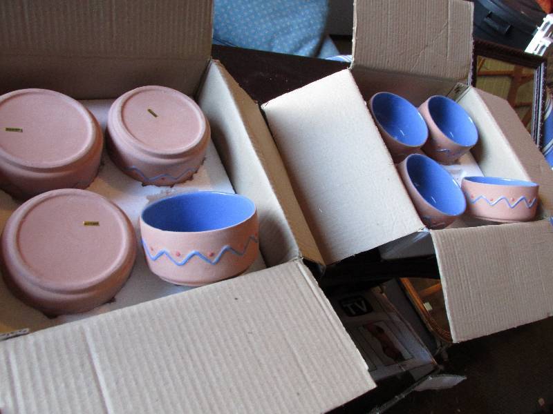 lot 33 image: 8 new Terra Cotta serving bowls...
