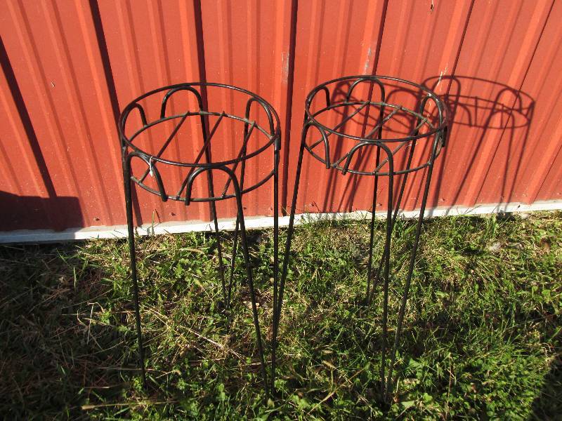 lot 43 image: 2 metal plant stands...