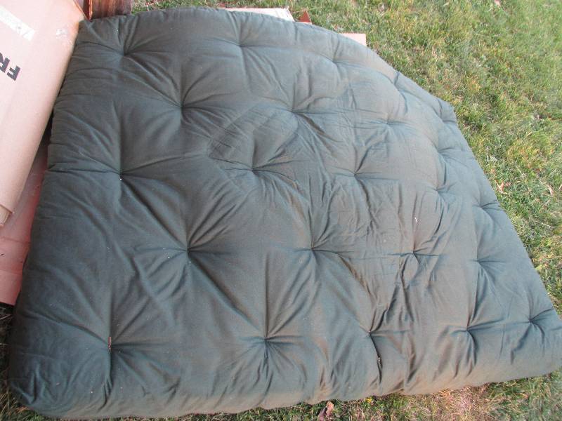 lot 50 image: Green futon mattress, standard size...