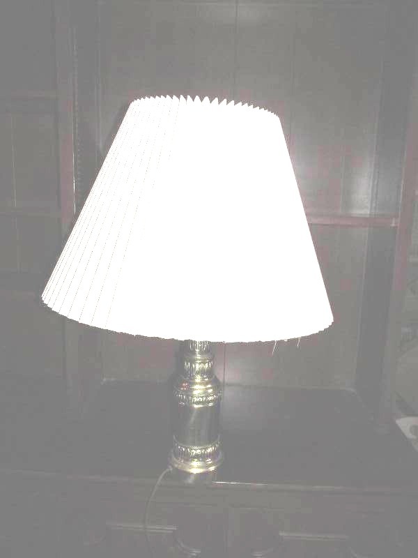 lot 51 image: Metal base table lamp...