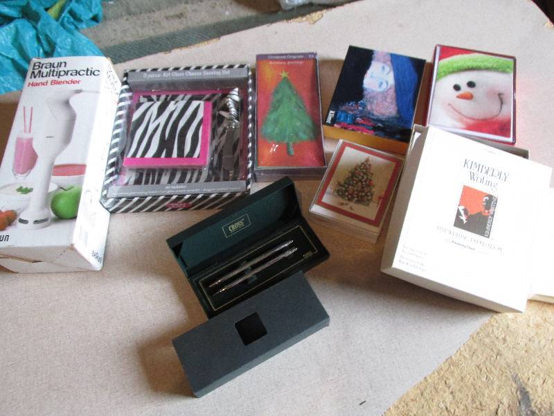 lot 84 image: Hand blender, cheese carving set, C...