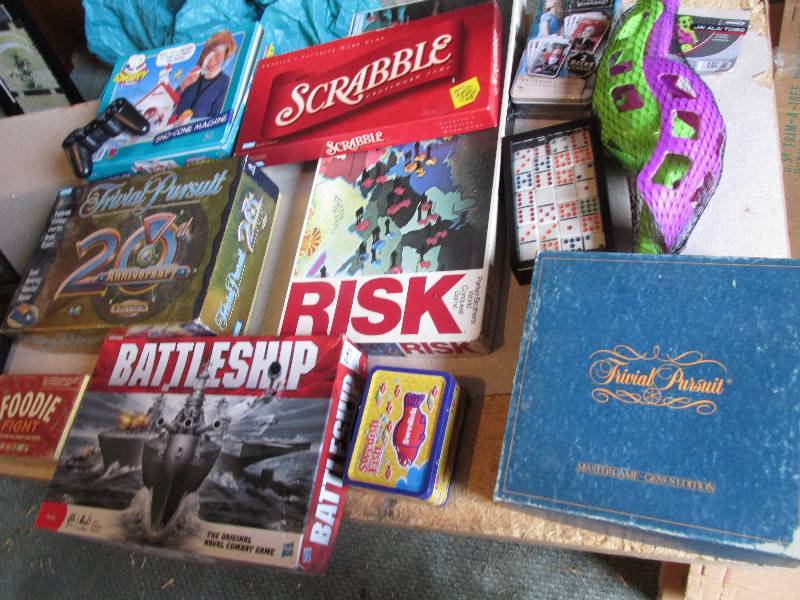 lot 89 image: Lot of board and card games...