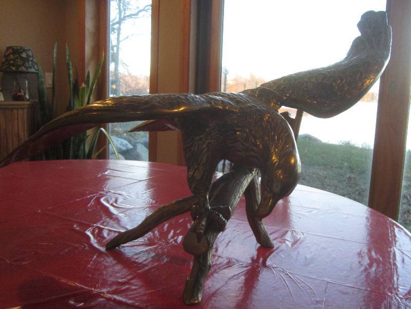 lot 3 image: Brass Eagle 3 wing span x 22T  Statue