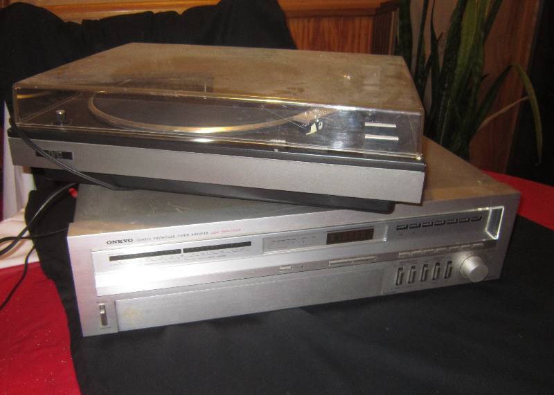 lot 40 image: JVC Record Player and Onkyo Quartz Synthesized Tuner Amplifier